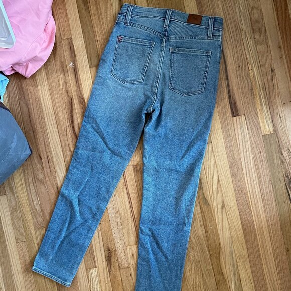 BDG Girl Friend High Rise Cropped Jeans - Light Wash - Picture 3 of 8